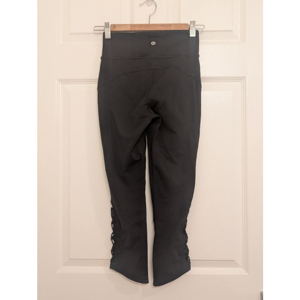 Lululemon Tied To Crop It Leggings 21" Women's Size 4 Black Luxtreme Yoga